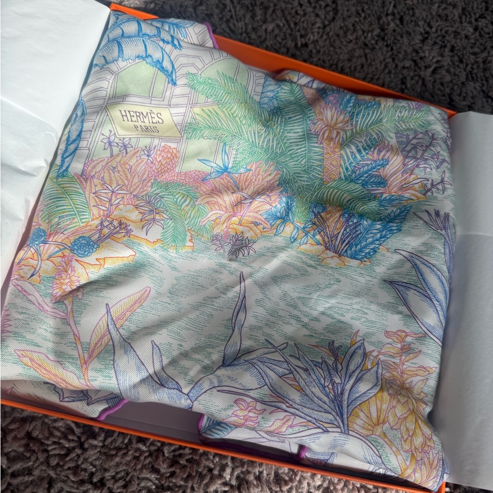 Hermes Vibrant silk handkerchief - Picture 2 of 6
